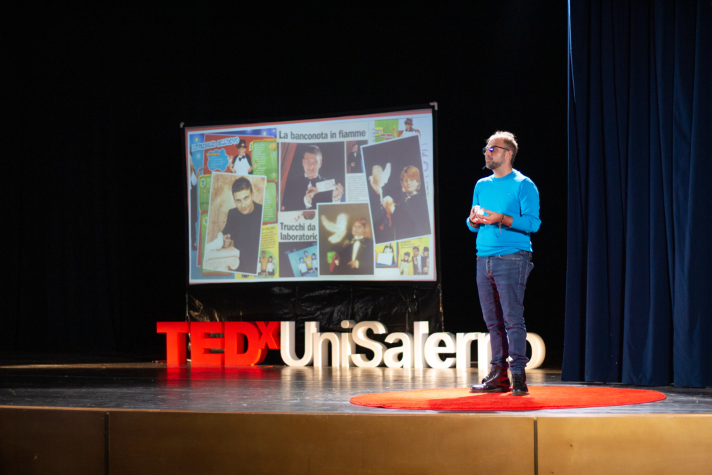 Dario Nuzzo - Masterclass - Prima edizione dell'evento public speaking TEDxUnisalerno con speech a tema branded content